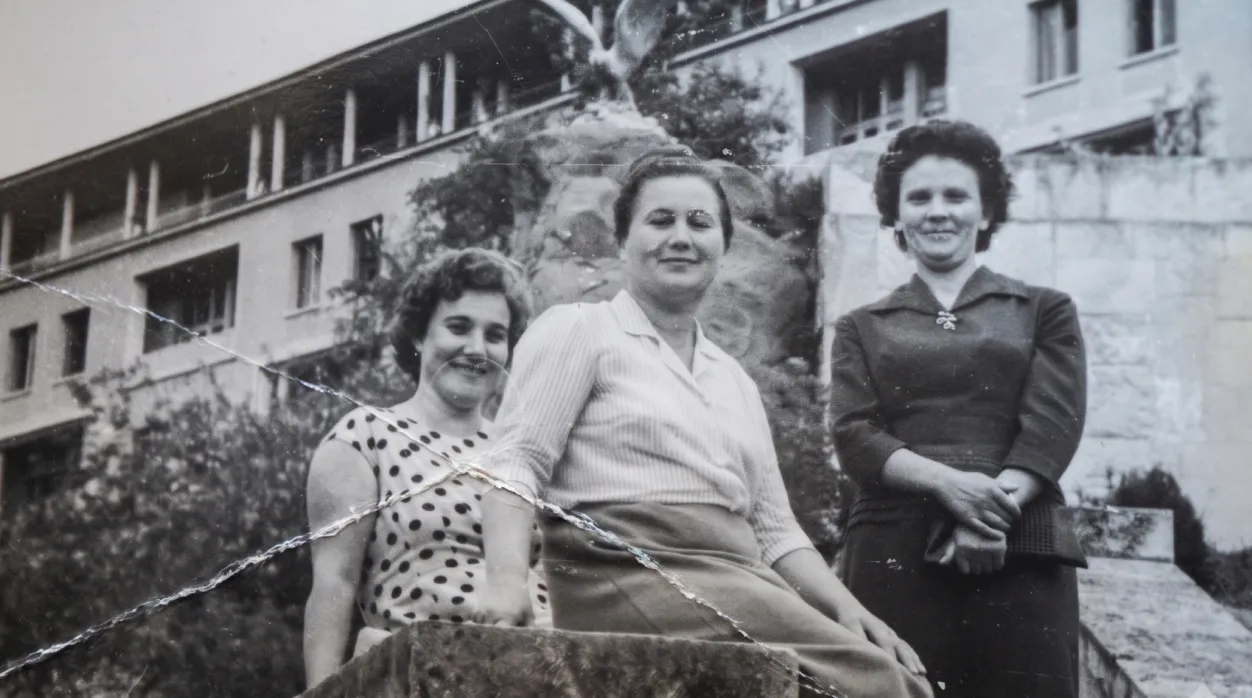 Artguru photo restoration
