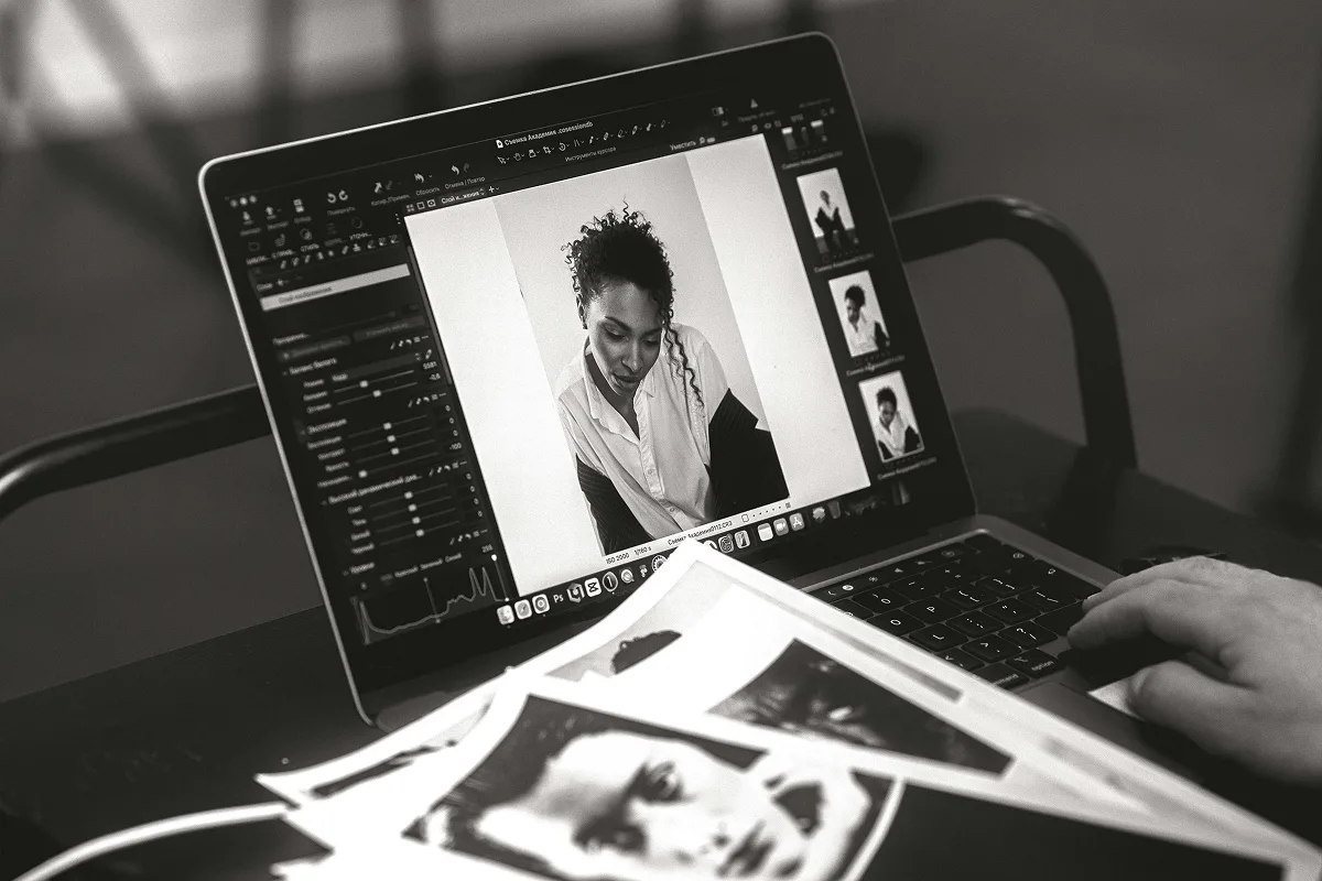 Foto potret yang disempurnakan untuk album dan cetakan.